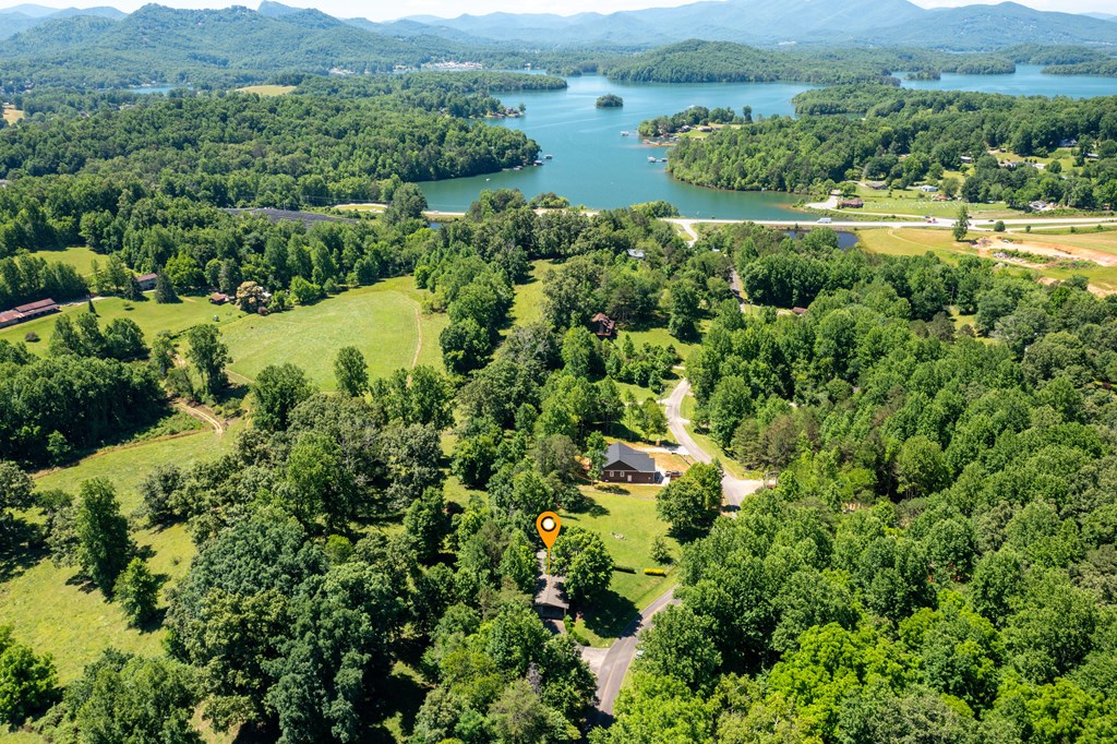 404516 Hayesville Residential