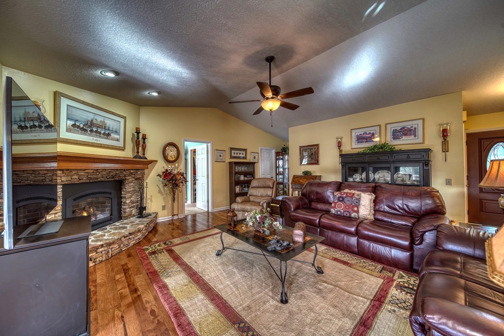 405140 Young Harris Residential