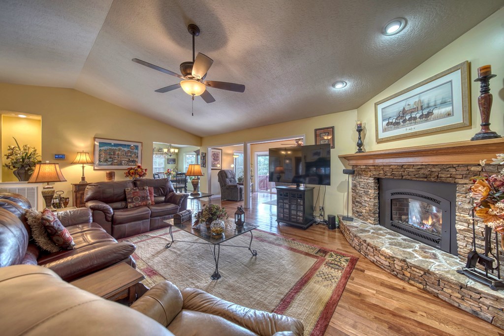 405140 Young Harris Residential