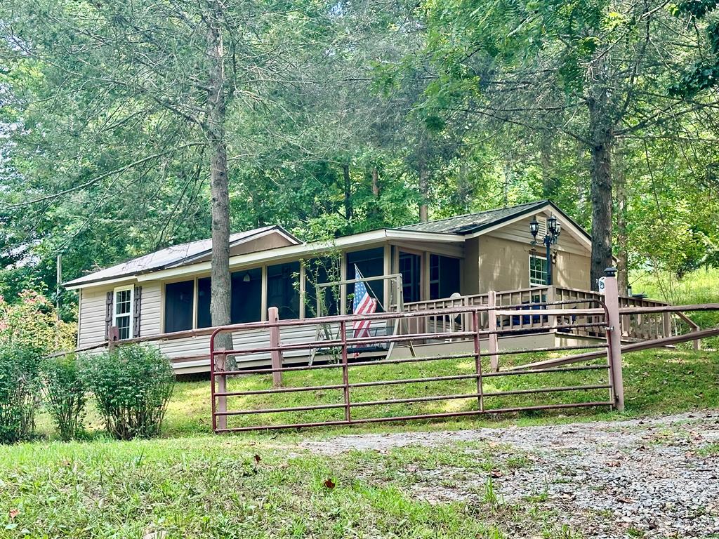 407404 Hayesville 