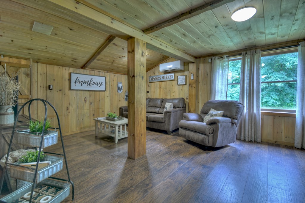 407982 Blue Ridge Residential