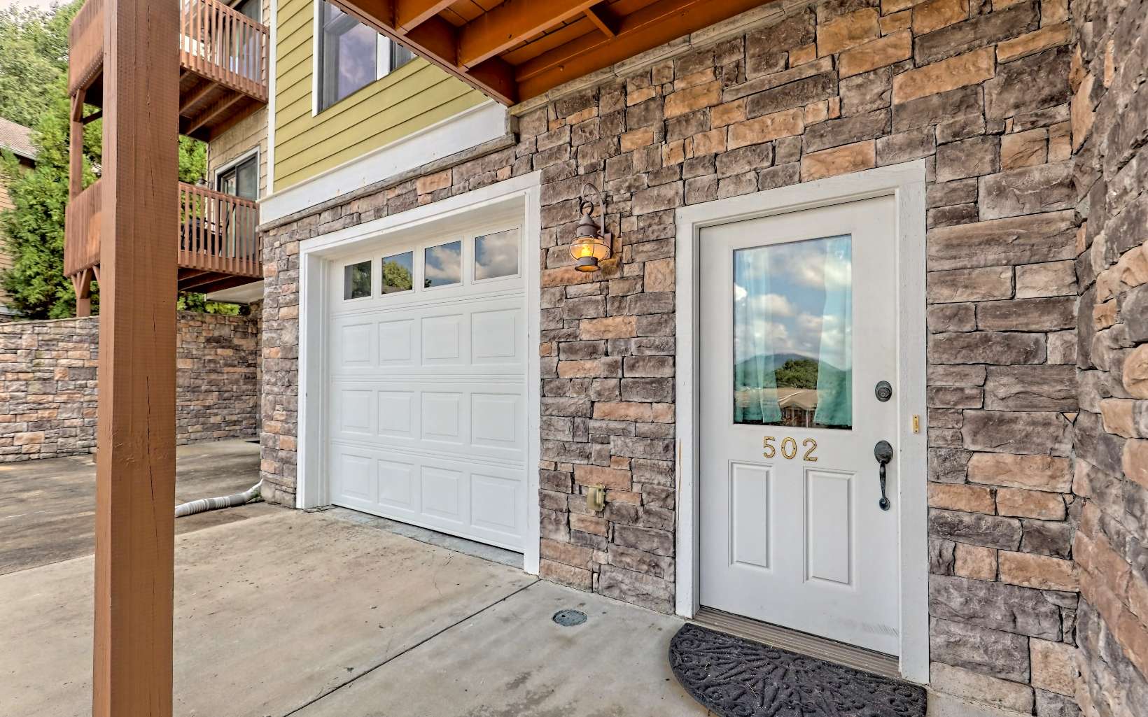 409114 Hiawassee Condominium