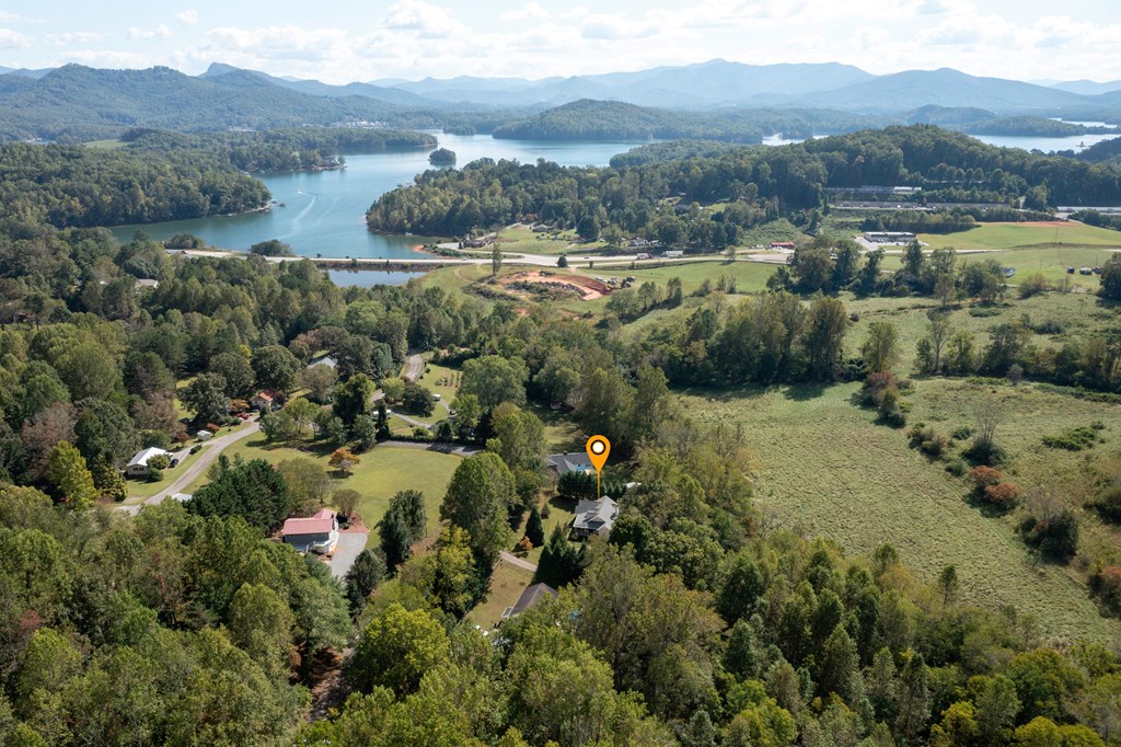 409573 Hayesville Residential