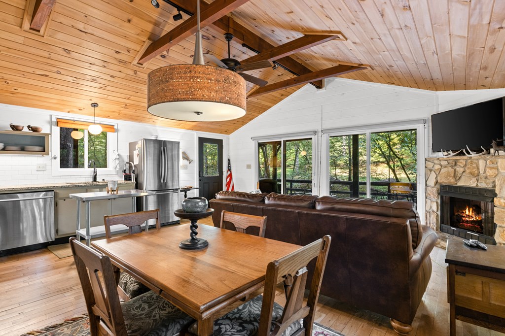 409582 Blue Ridge Residential