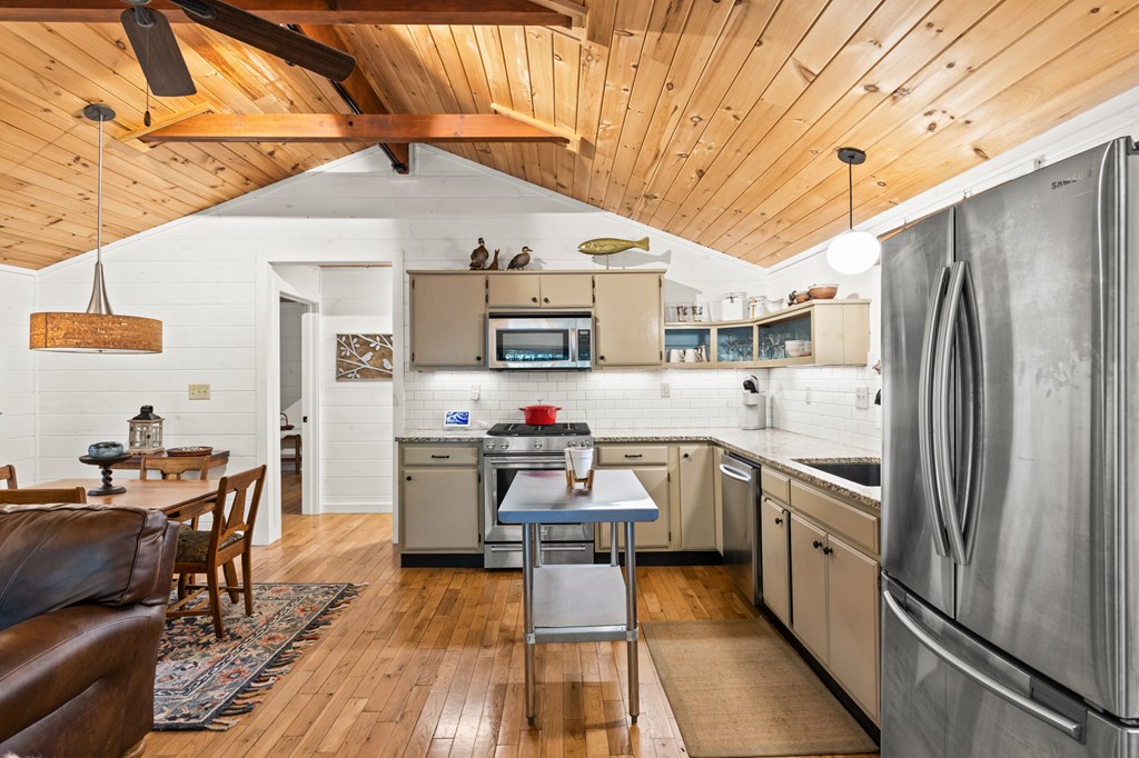 409582 Blue Ridge Residential