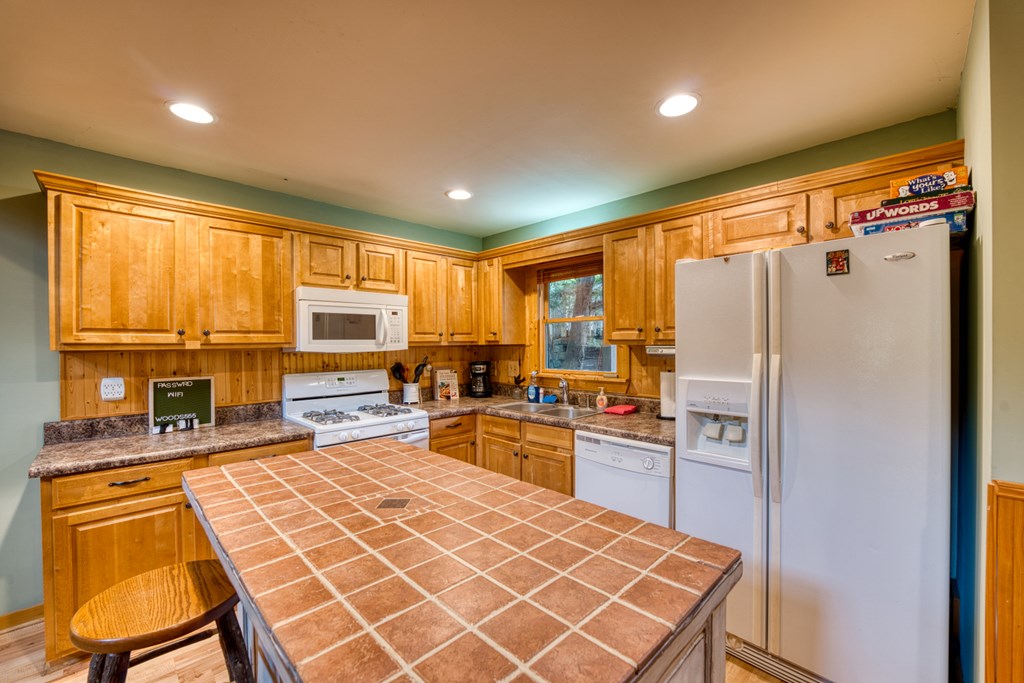409728 Ellijay Residential