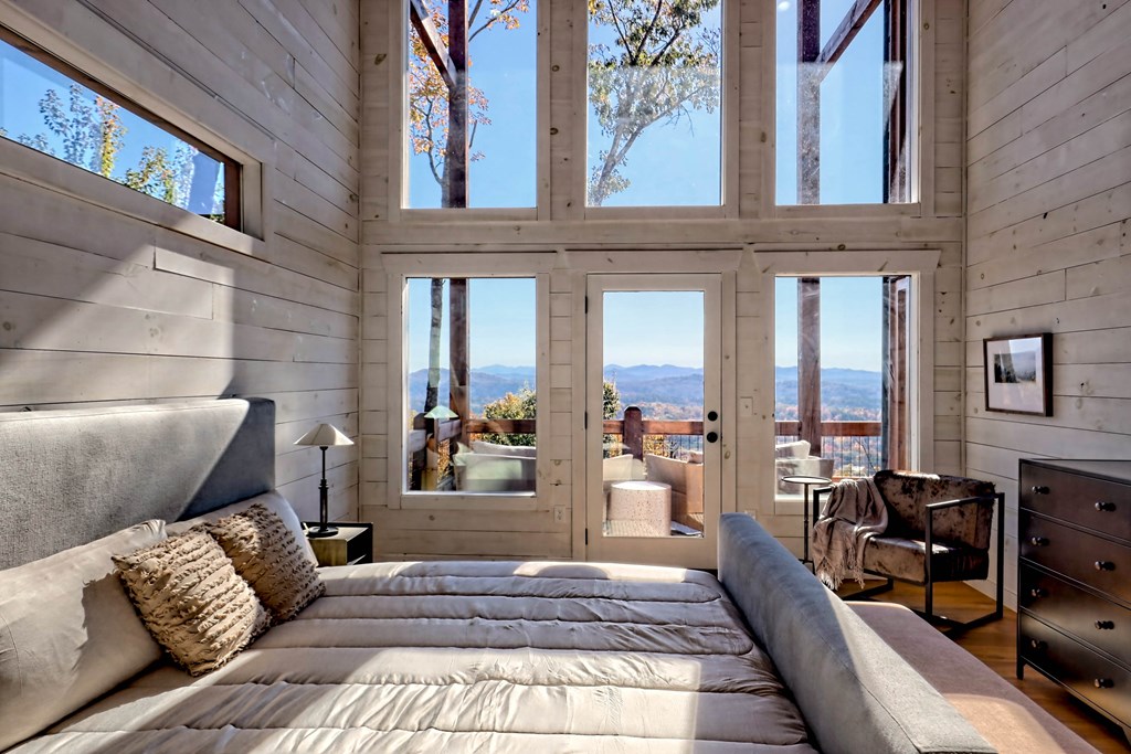 409835 Mineral Bluff Residential