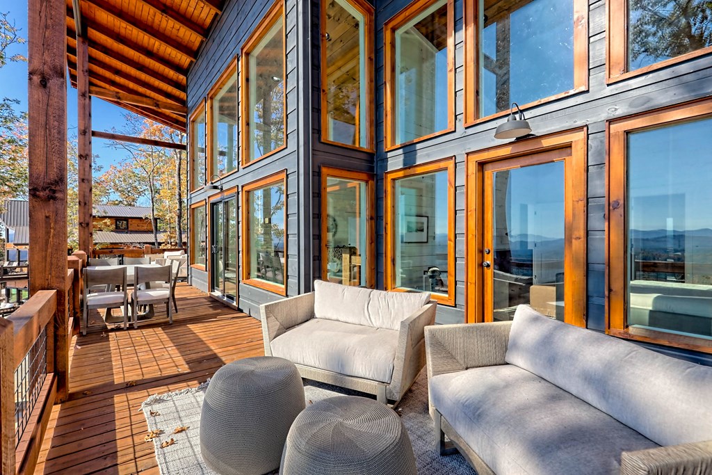 409835 Mineral Bluff Residential