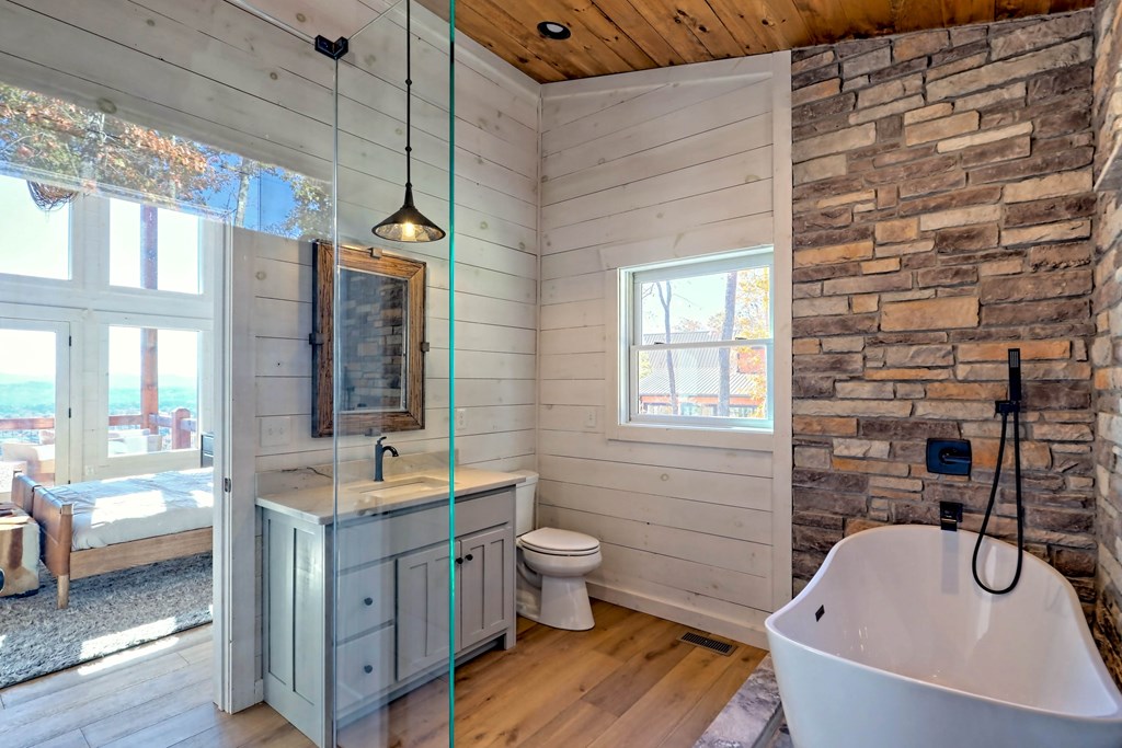 409835 Mineral Bluff Residential