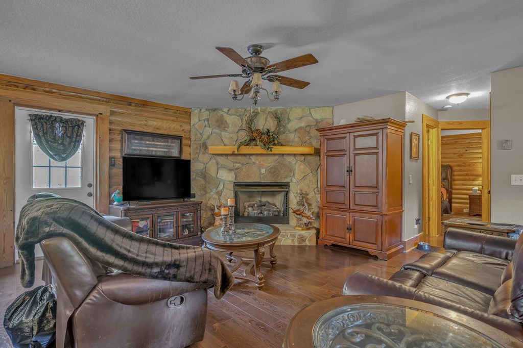 409992 Hayesville Residential