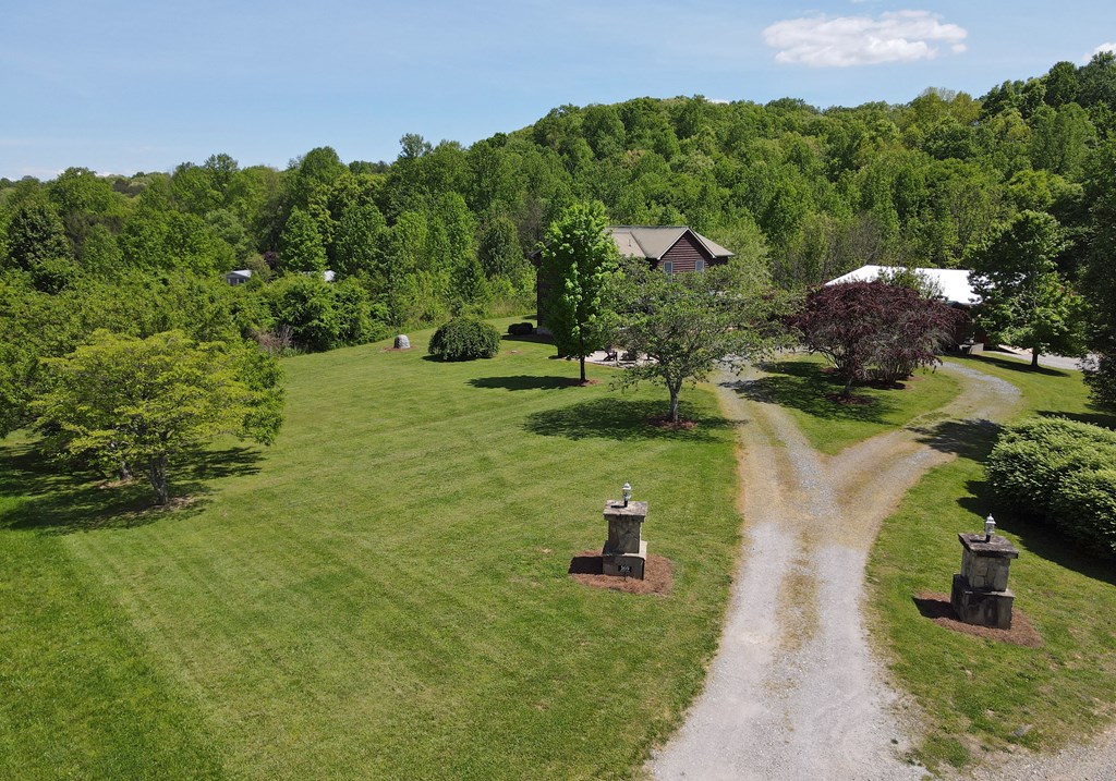 411393 Hayesville Residential