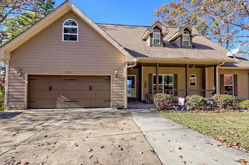 411480 Young Harris Residential