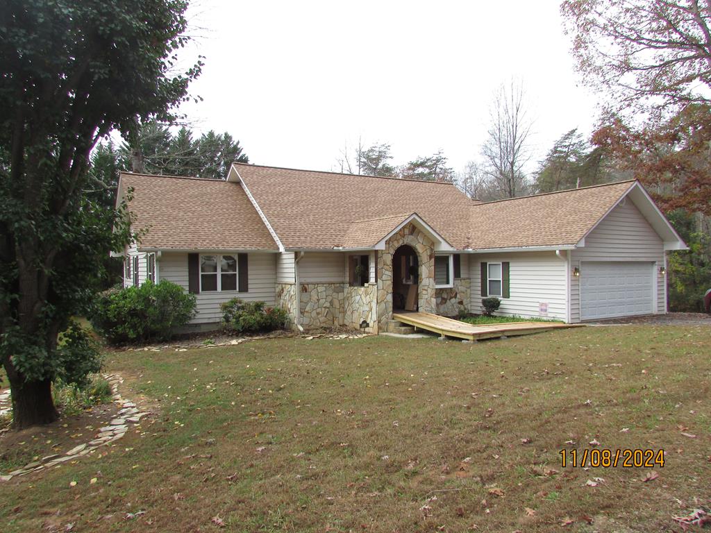 411490 Hayesville 