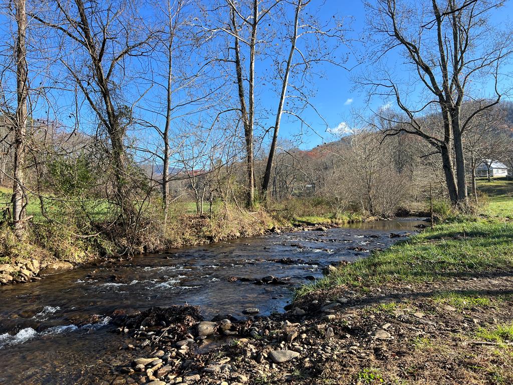 411527 Hayesville Land