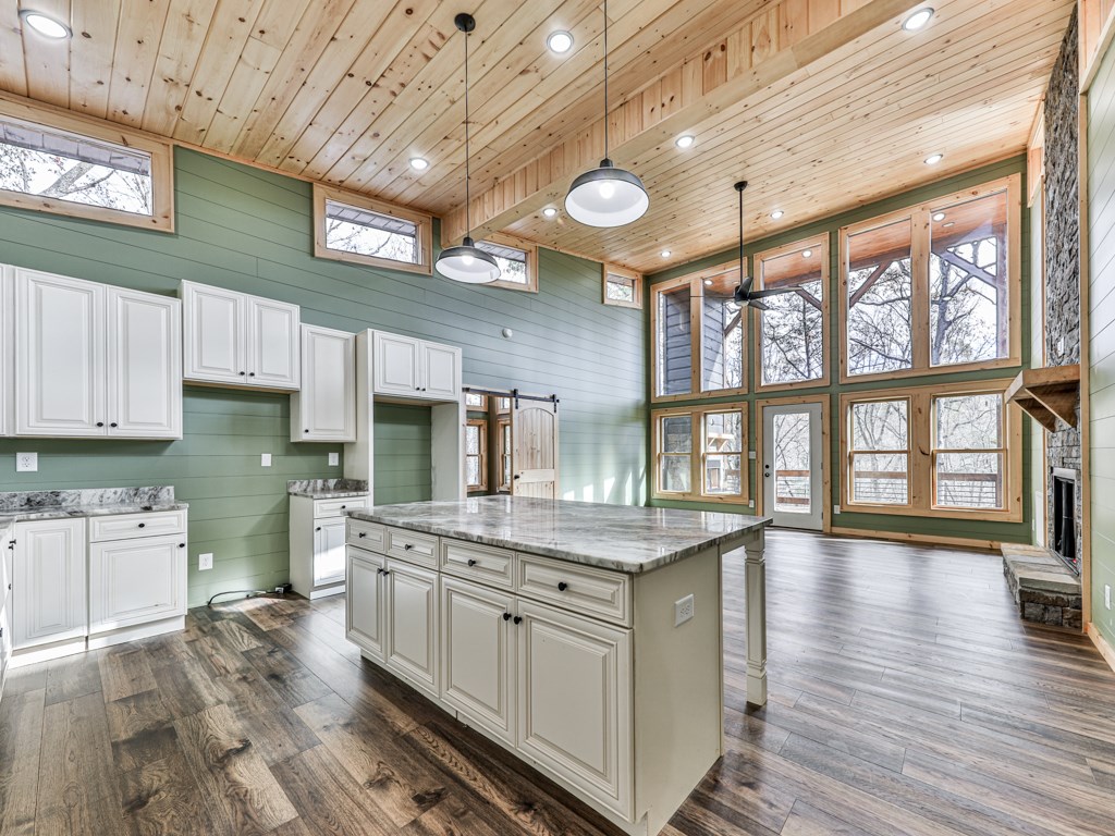 411694 Blue Ridge Residential