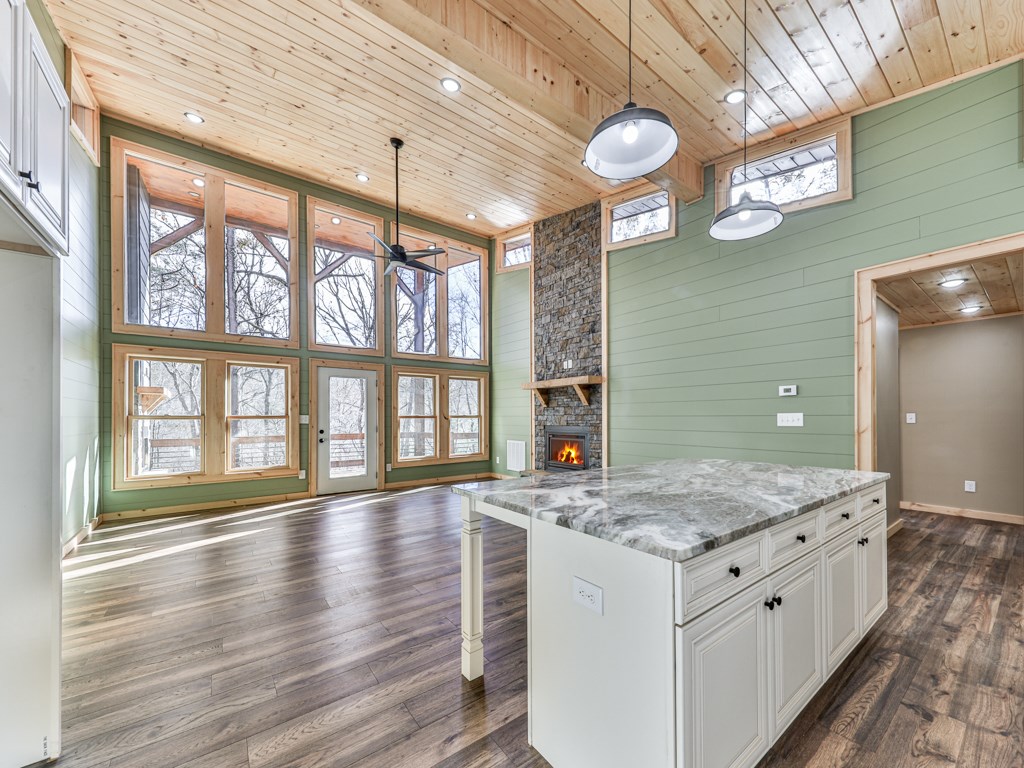 411694 Blue Ridge Residential