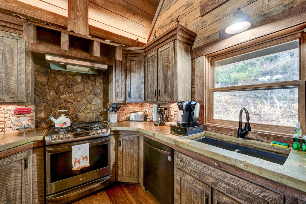 412393 Blue Ridge Residential