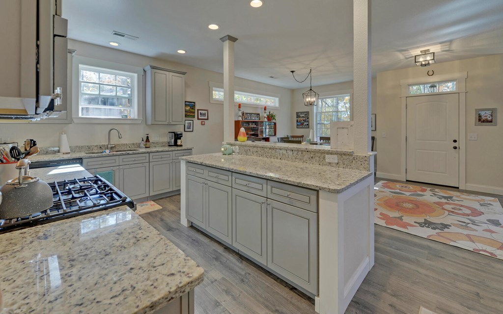 412412 Hayesville Residential