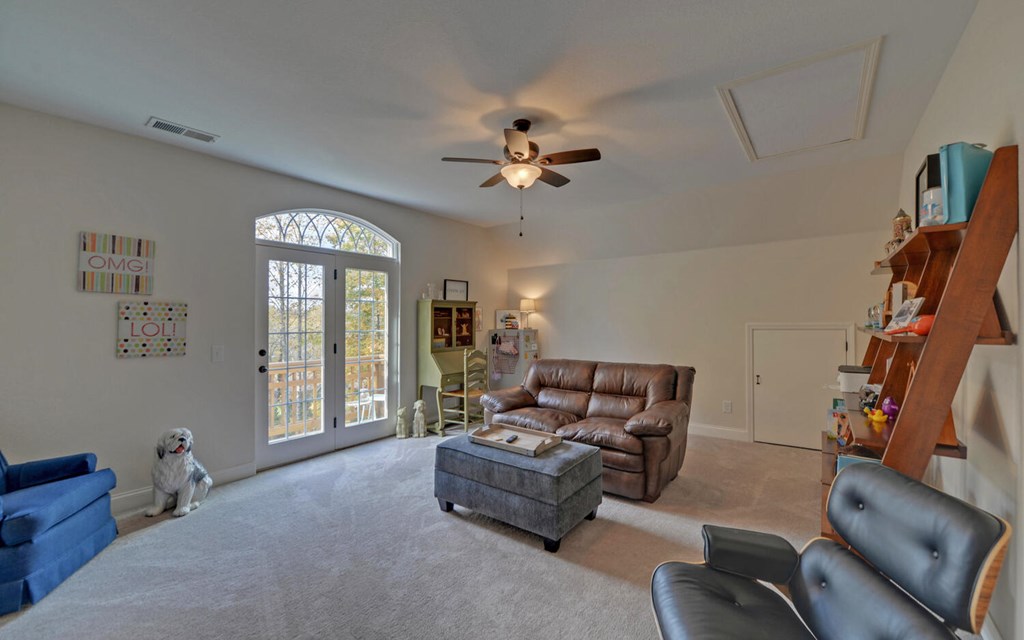 412412 Hayesville Residential