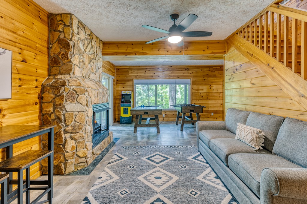 412435 Ellijay Residential