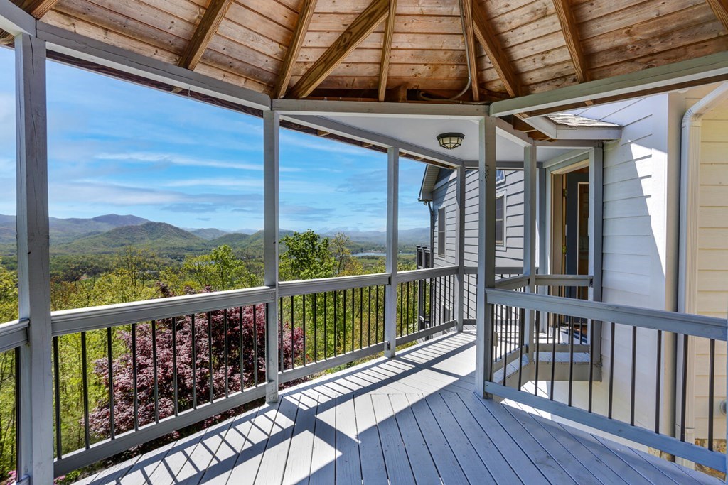 412492 Hayesville Residential