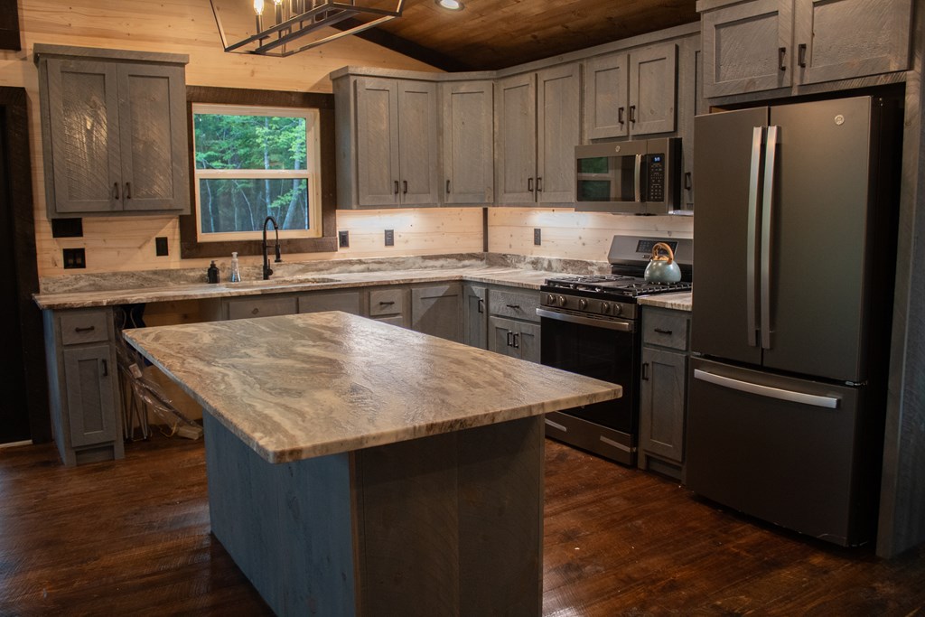 412812 Blue Ridge Residential