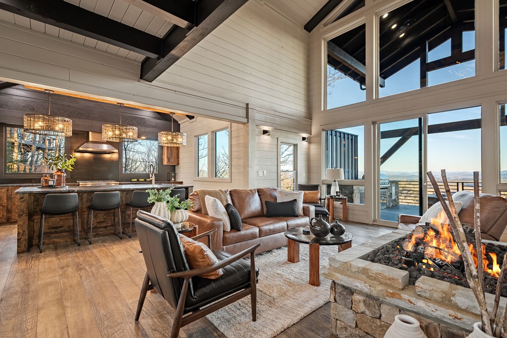 413002 Morganton Residential