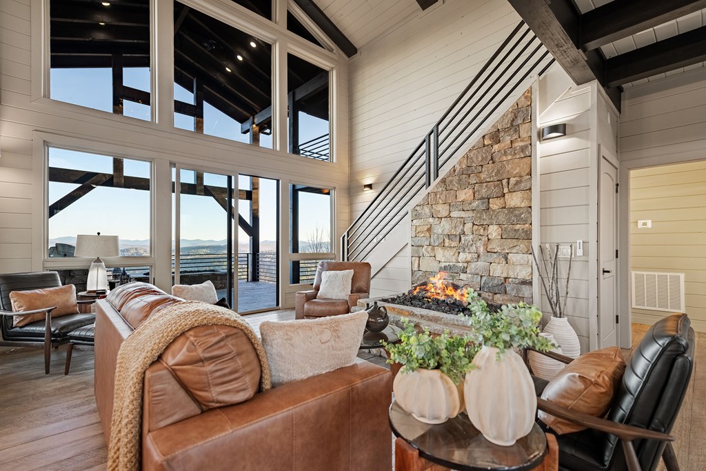 413002 Morganton Residential