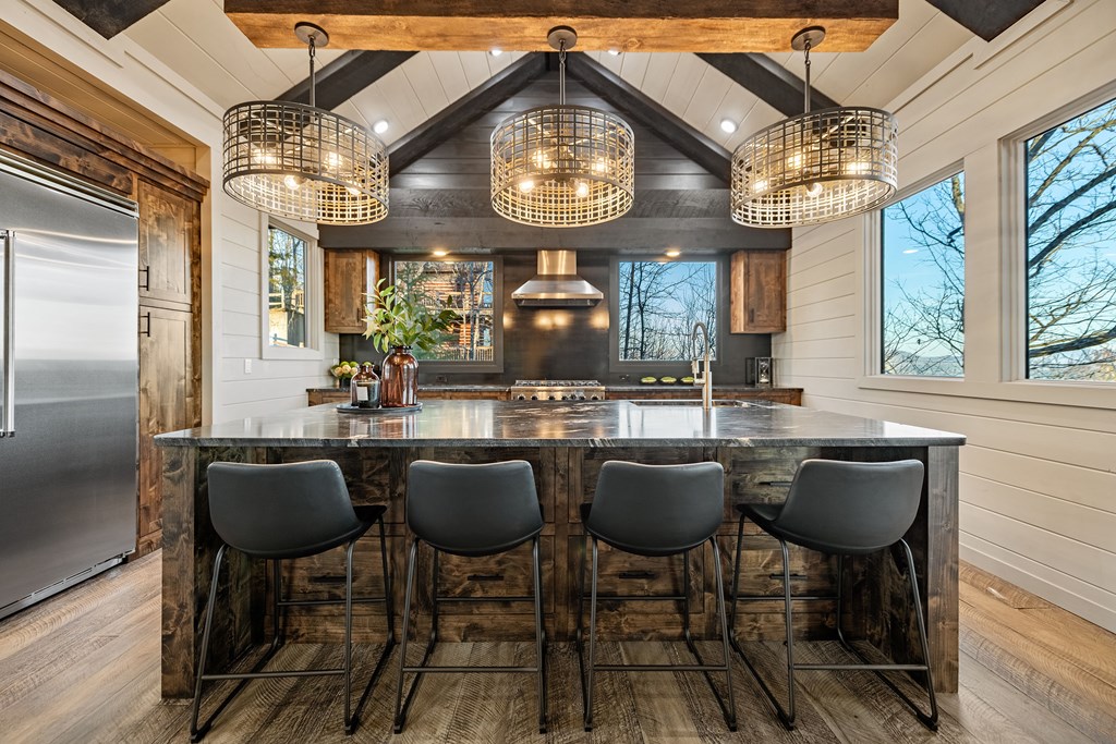 413002 Morganton Residential