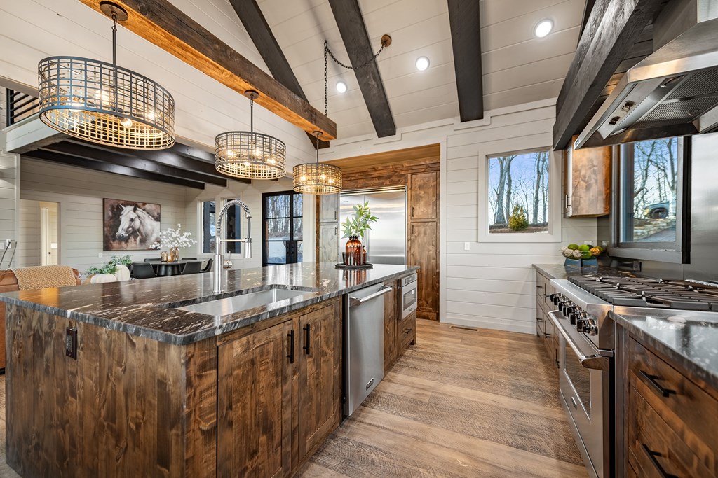 413002 Morganton Residential