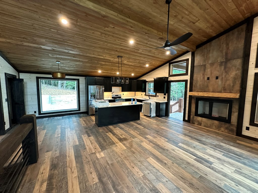 413054 Blue Ridge Residential