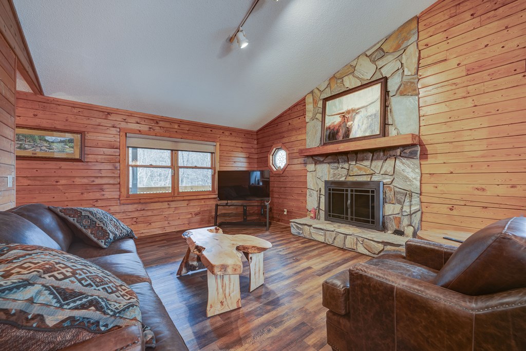 413162 Blue Ridge Residential