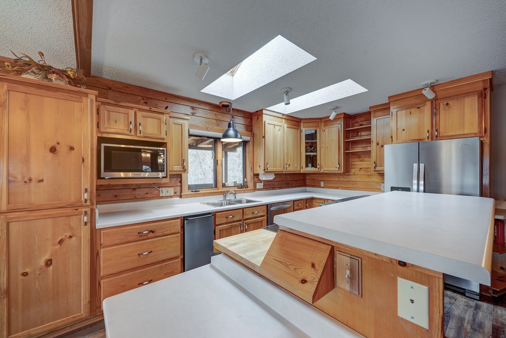 413162 Blue Ridge Residential