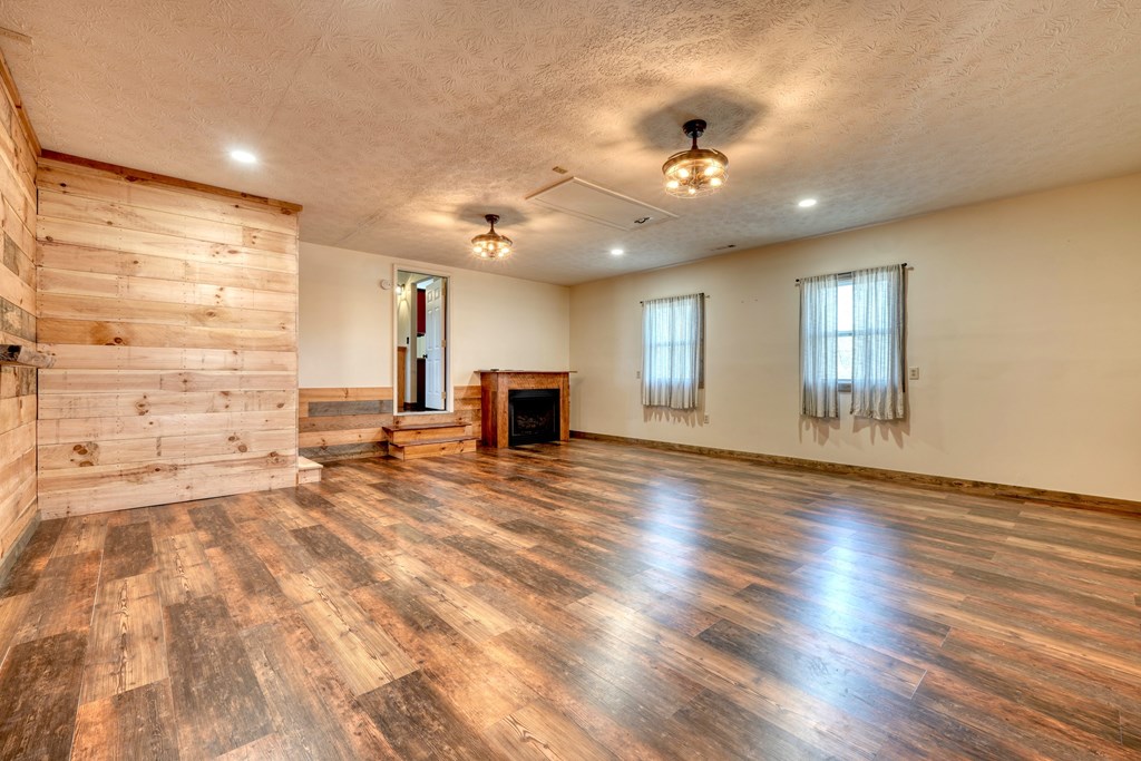 413252 Blairsville Residential