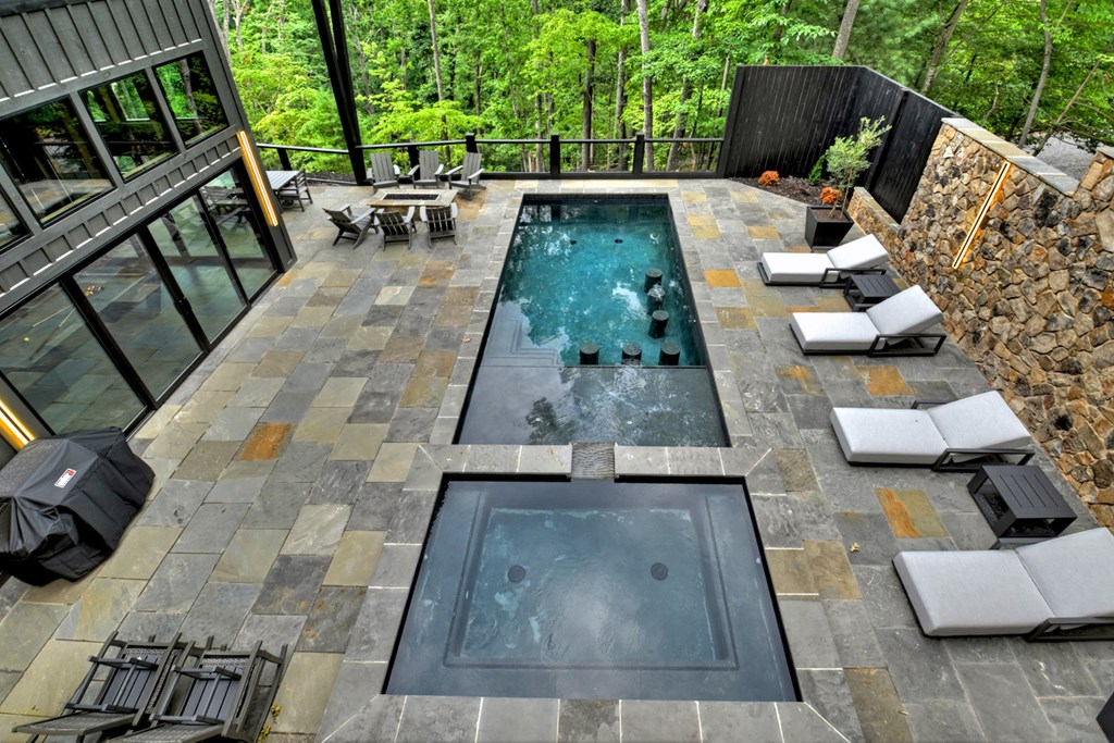 413271 Blue Ridge Residential