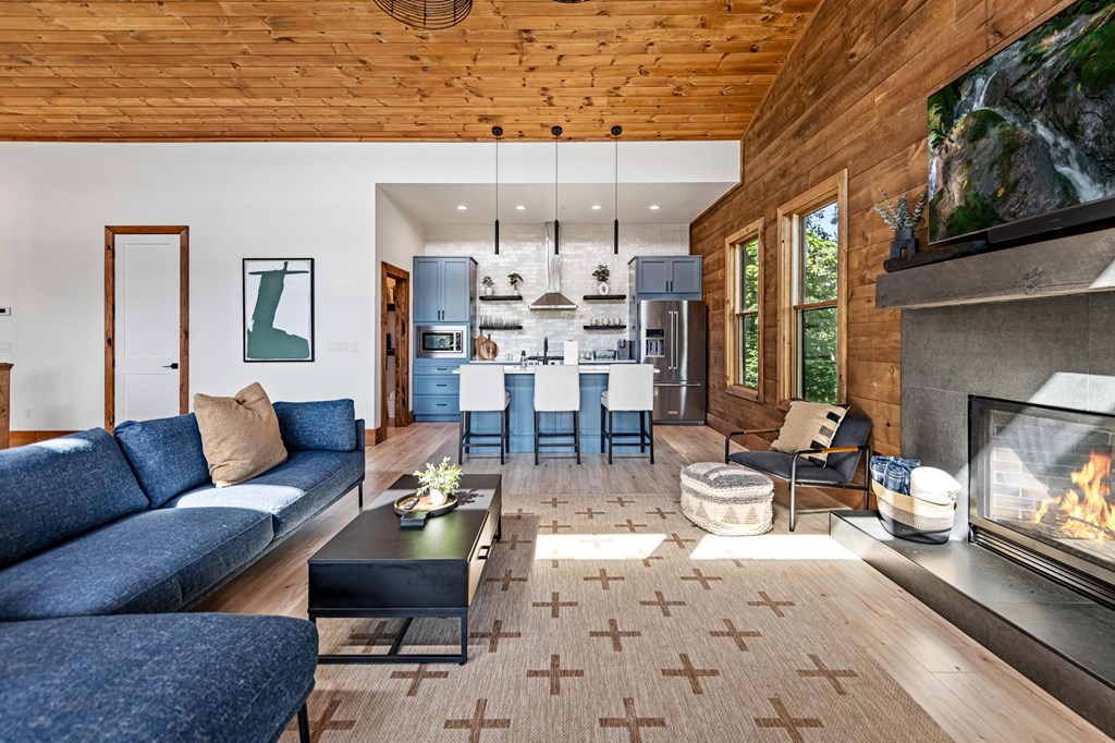413462 Blue Ridge Residential