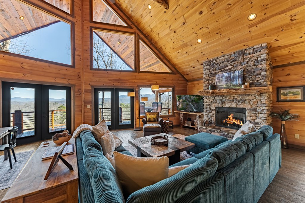 413684 Blue Ridge Residential
