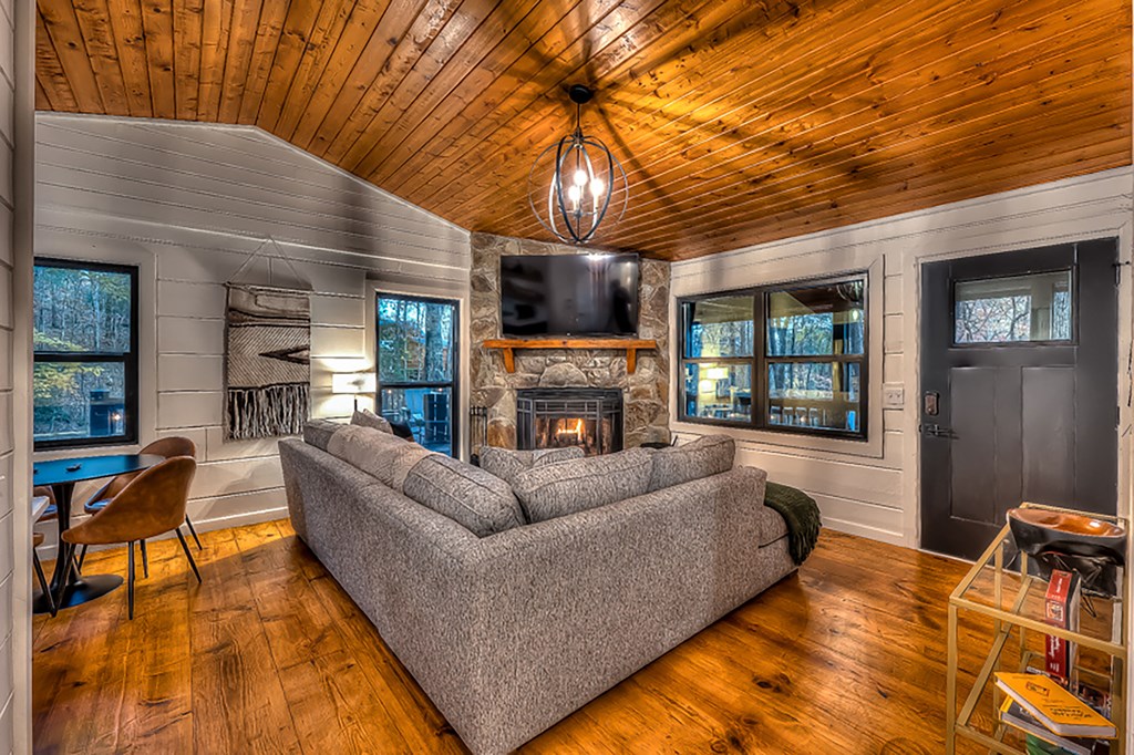 413807 Blue Ridge Residential