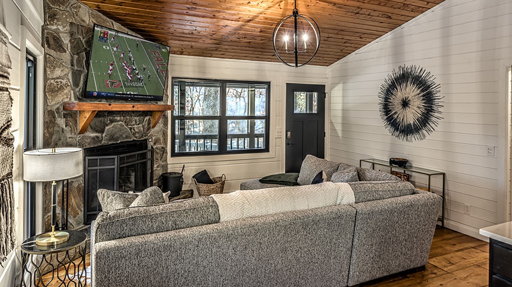 413807 Blue Ridge Residential