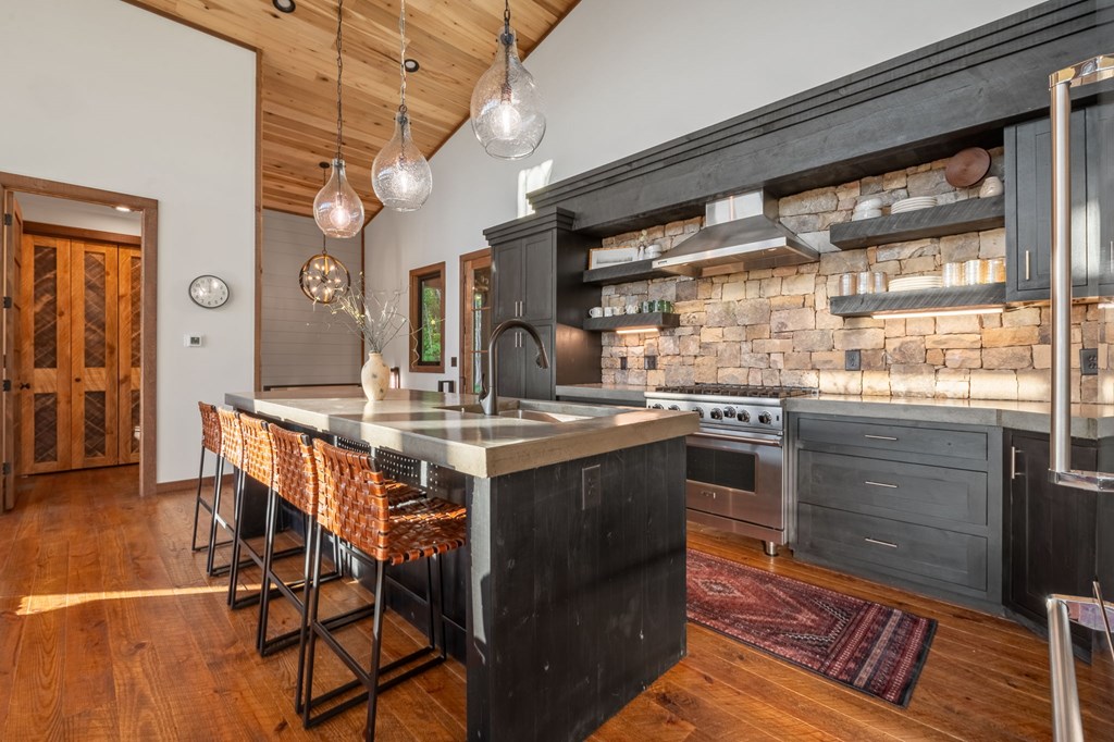 413822 Morganton Residential
