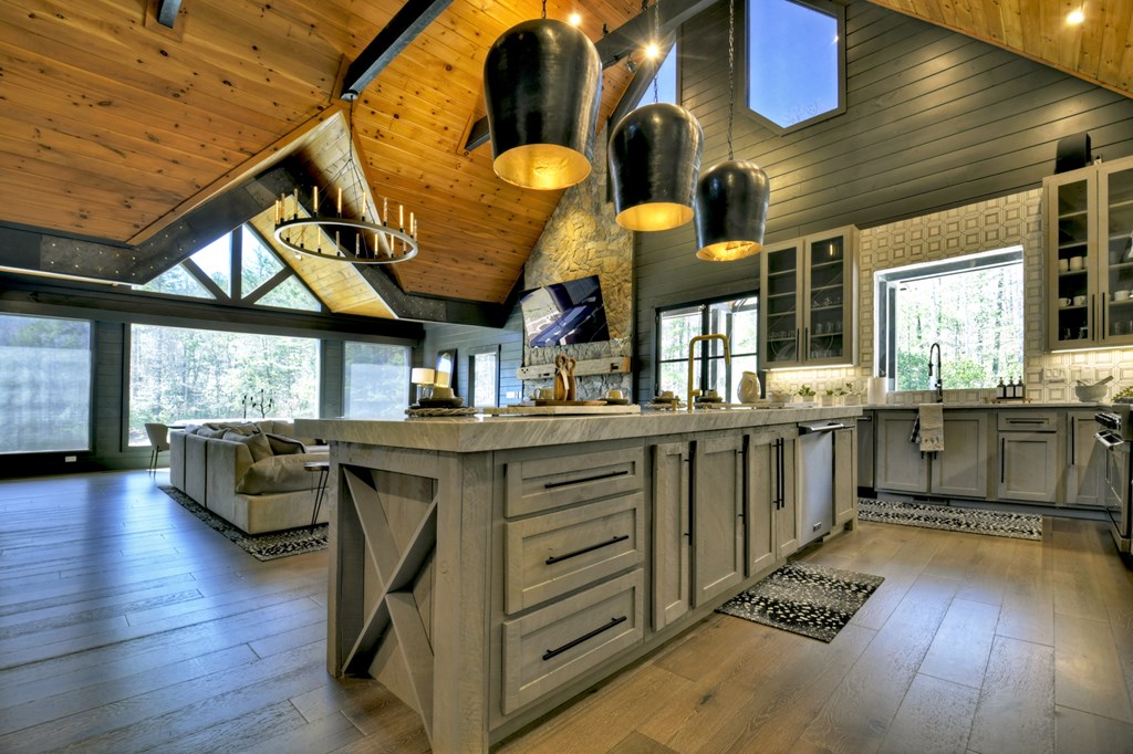 414359 Morganton Residential