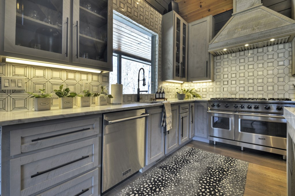414359 Morganton Residential