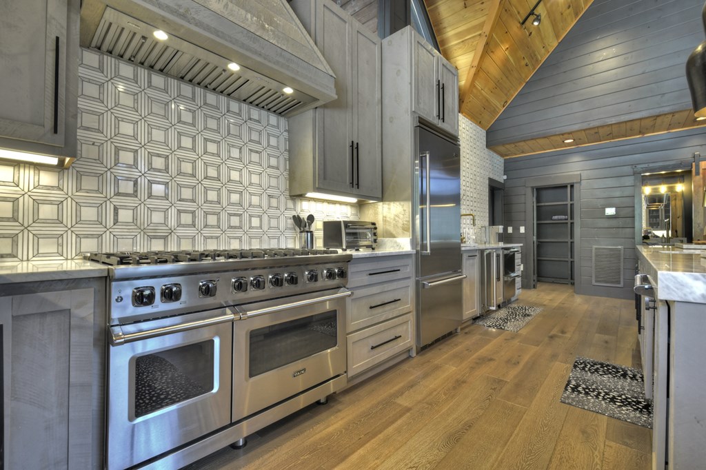 414359 Morganton Residential