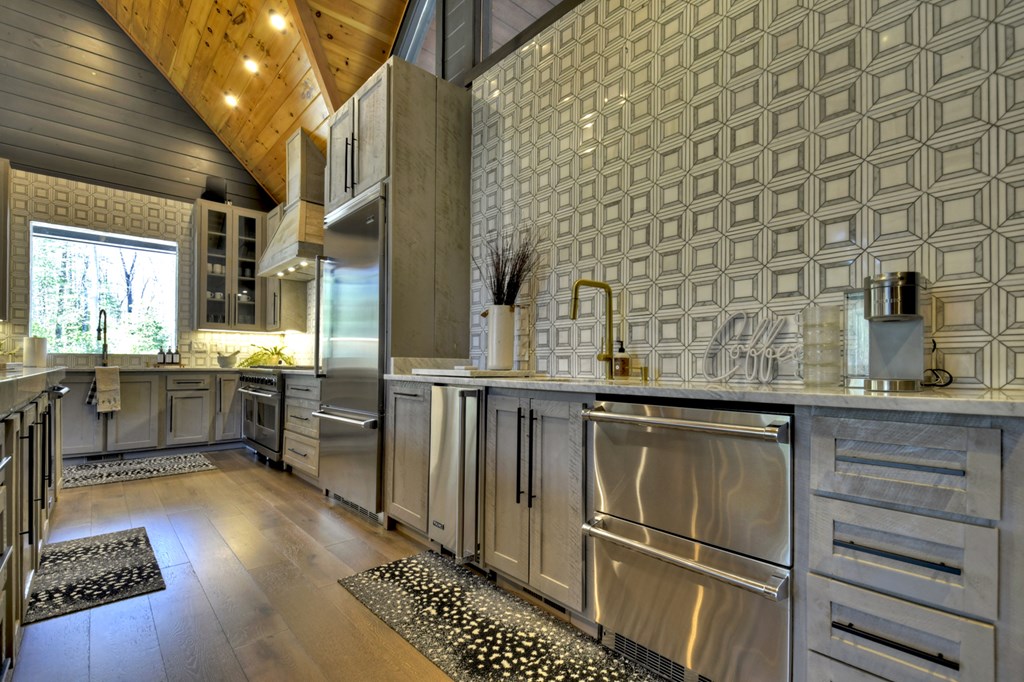 414359 Morganton Residential