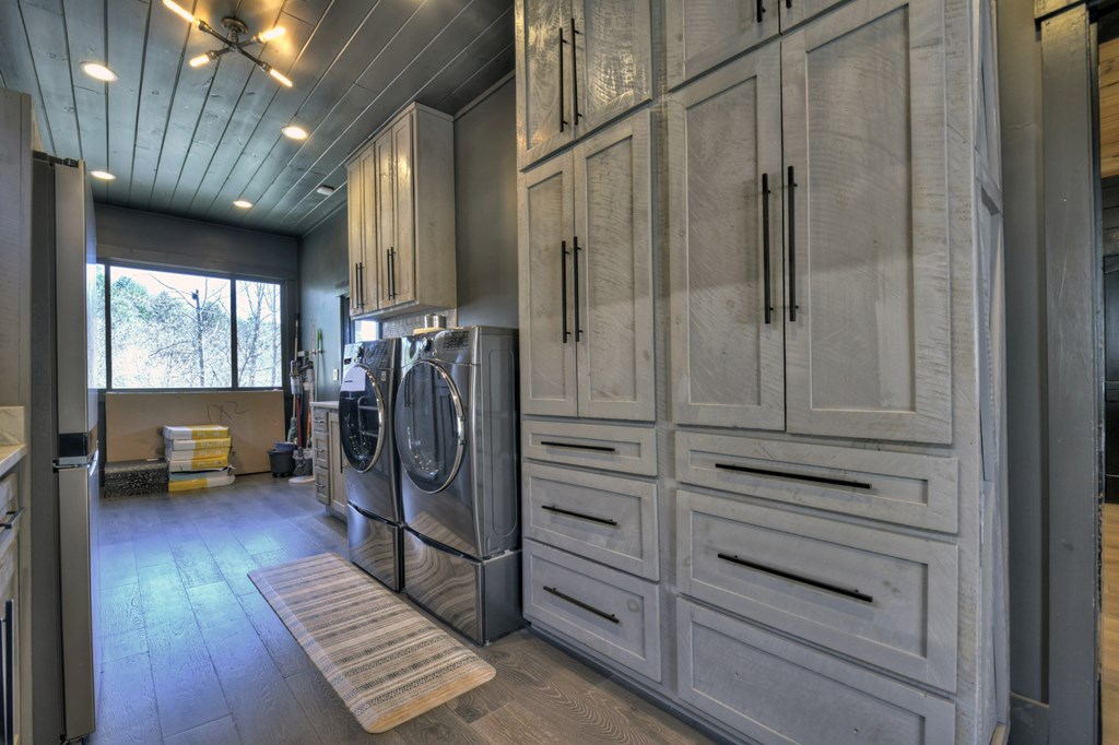 414359 Morganton Residential