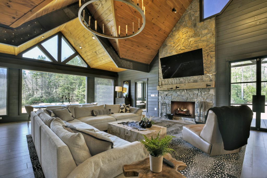 414359 Morganton Residential