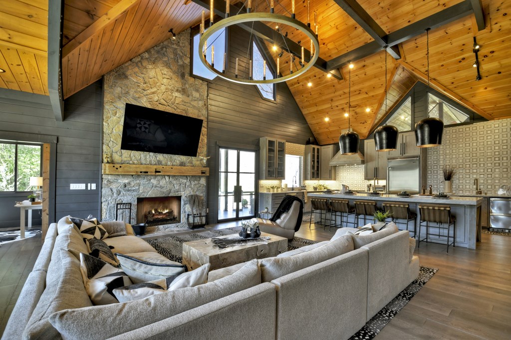 414359 Morganton Residential