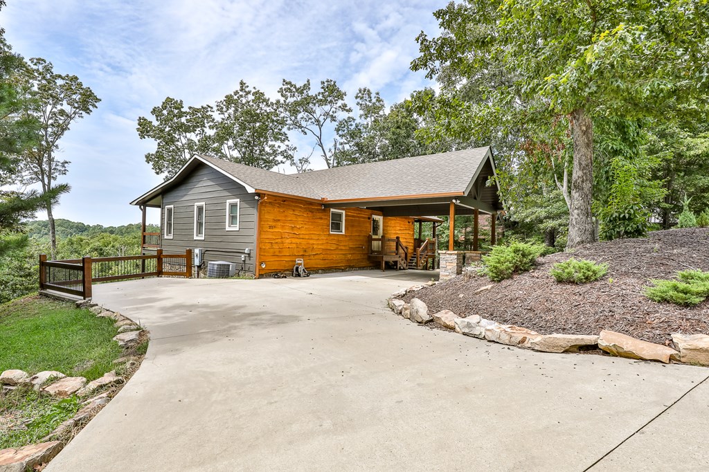 414396 Mineral Bluff Residential