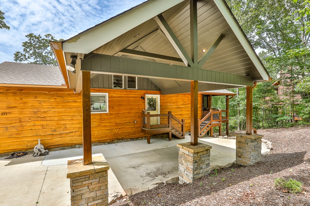 414396 Mineral Bluff Residential