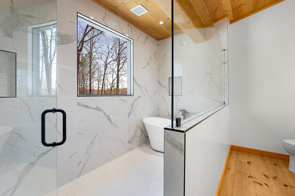 414453 Mineral Bluff Residential